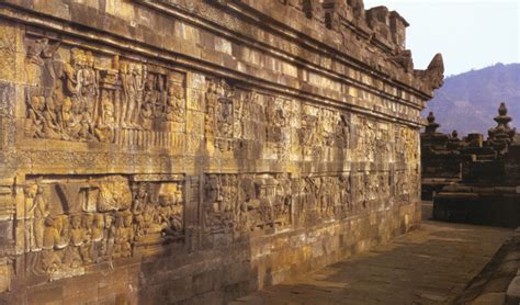  Borobudur Temppeli Rakentaminen: Kaivostieteen Kehittymisestä Maailmankaikkeuden Visualisointiin